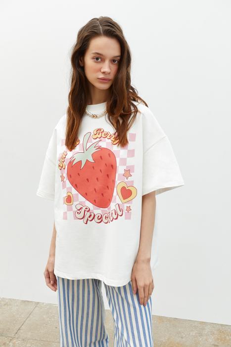 Oversized t-shirt milky berry