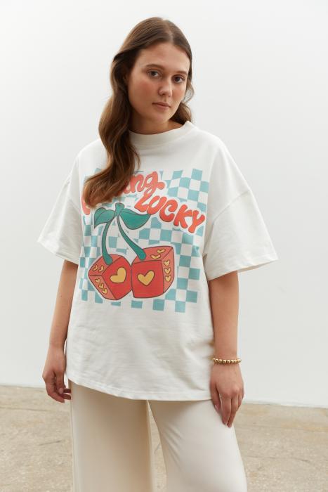 Oversized t-shirt milky cherry